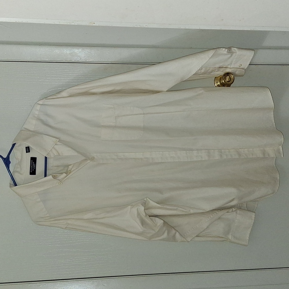 Roundtree and Yorke button collar dress shirt